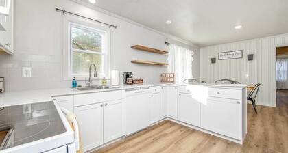 Pet Friendly Cozy 3BR 1BA Ranch Home Near Ft Bragg