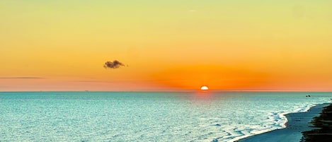 A la platja i tovalloles de platja