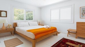 4 bedrooms, desk, iron/ironing board, free WiFi