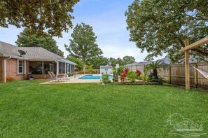 Pool - “Coastal Retreat” Cozy Home! Private Pool (heated) Sunroom, Game Room (Navarre)