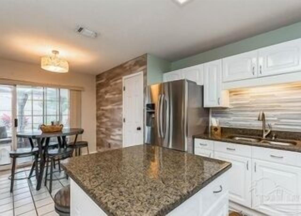 “Coastal Retreat” Private Pool (heated & cooled), Game Room