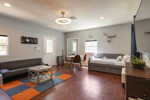 Smart TV, books, offices