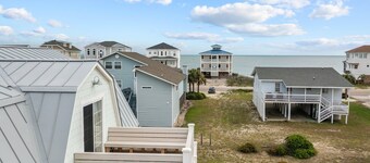 Ocean View with Upper and Lower Decks located on West End - Building Memories