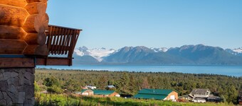 A lovely little cottage featuring amazing views of Kachemak Bay.