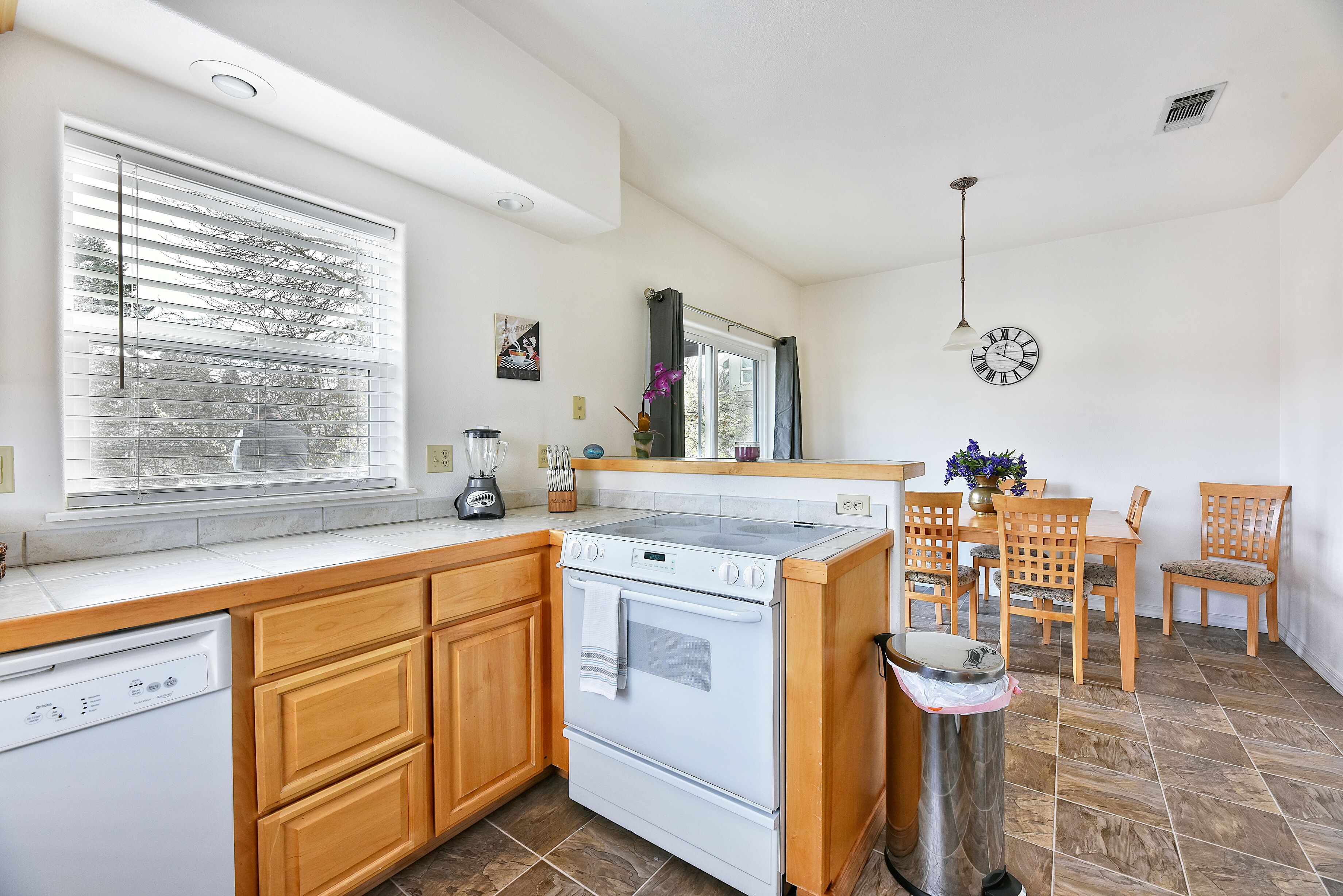 232-Duplex-Private Bathroom-Mountain View