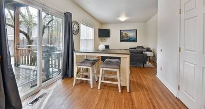 230-Downstairs-Duplex-Private Bathroom-Mountain View