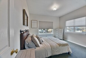 3 bedrooms, free WiFi, bed sheets