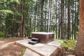 Outdoor spa tub - Ski in 9 Bedroom, great for large groups! (Winter Park)