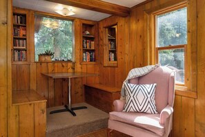 Interior - Ski in 9 Bedroom, great for large groups! (Winter Park)