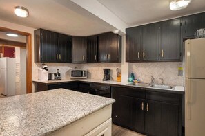 Refrigerador, microondas, horno y lavavajillas