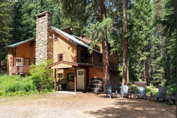 Exterior - Ski in 9 Bedroom, great for large groups! (Winter Park)