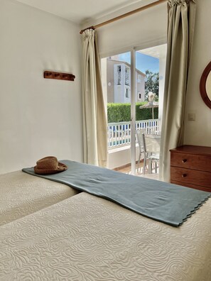 2 Schlafzimmer, Bügeleisen/Bügelbrett, Reisekinderbett, kostenloses WLAN