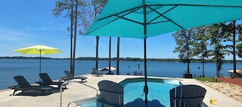 Lakeside Retreat Entire House Inground pool, kayaks, dock