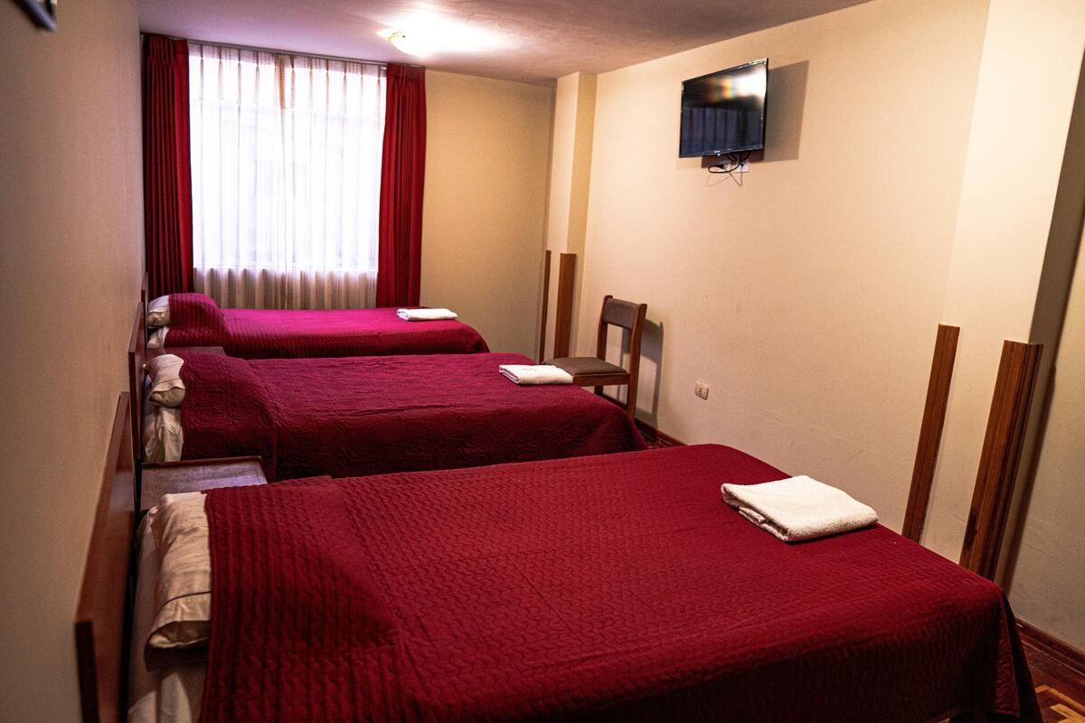 Basic-Dreibettzimmer | Individuell eingerichtet, Verdunkelungsvorhänge, kostenloses WLAN