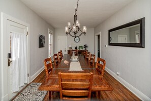 Dining - Fort Collins Historic Restored Home - Walk to Old Town (Fort Collins)