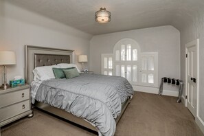 3 soverom, strykejern/-brett, wi-fi og sengetøy