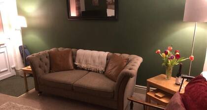 Rose Cottage, Cosy Village Hideout