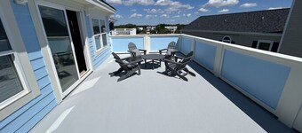 Classic beach house -1 blk. to beach-Private Pool- 2Rooftop Decks-Elevator