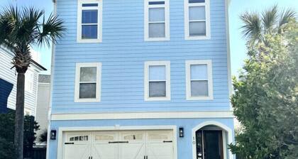 Classic beach house -1 blk. to beach-Private Pool- 2Rooftop Decks-Elevator