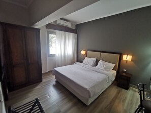 Basic Double Room | Egyptian cotton sheets, premium bedding, minibar, blackout drapes - Green Plaza Inn hotel (Alexandria)