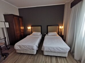Chambre Double | Draps en coton égyptien, literie de qualité supérieure, minibar