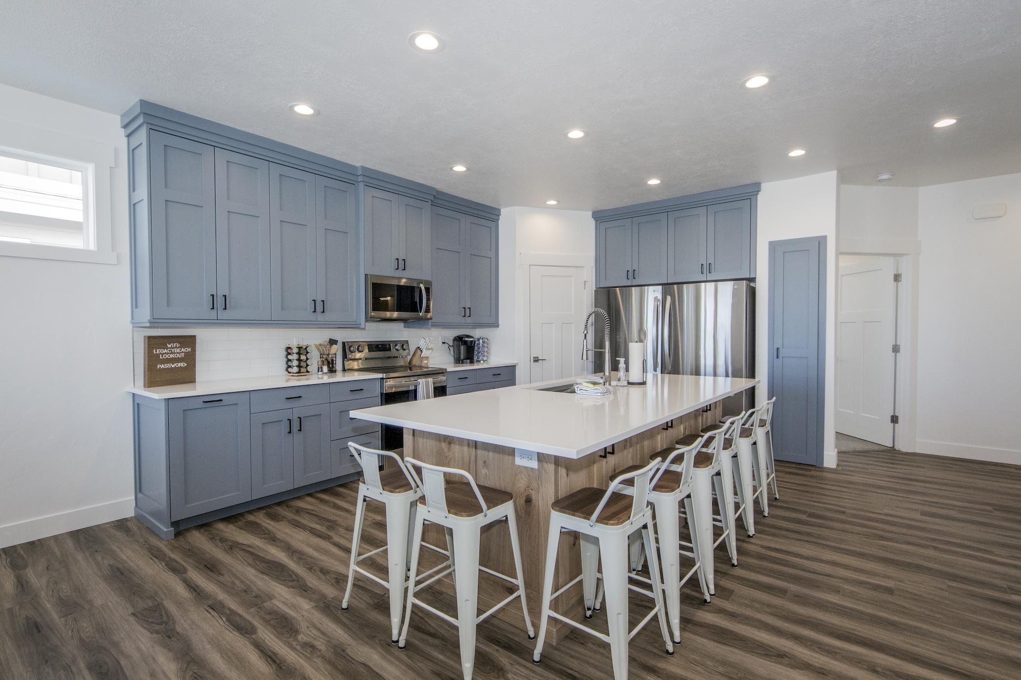 Legacy Beach Lookout #8 - 6 bed, 6 bath - Private Hot Tub! (Sleeps 24)