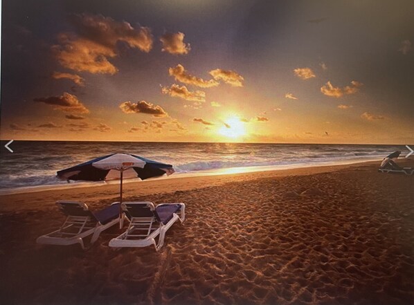 Am Strand, Liegestühle, Strandtücher