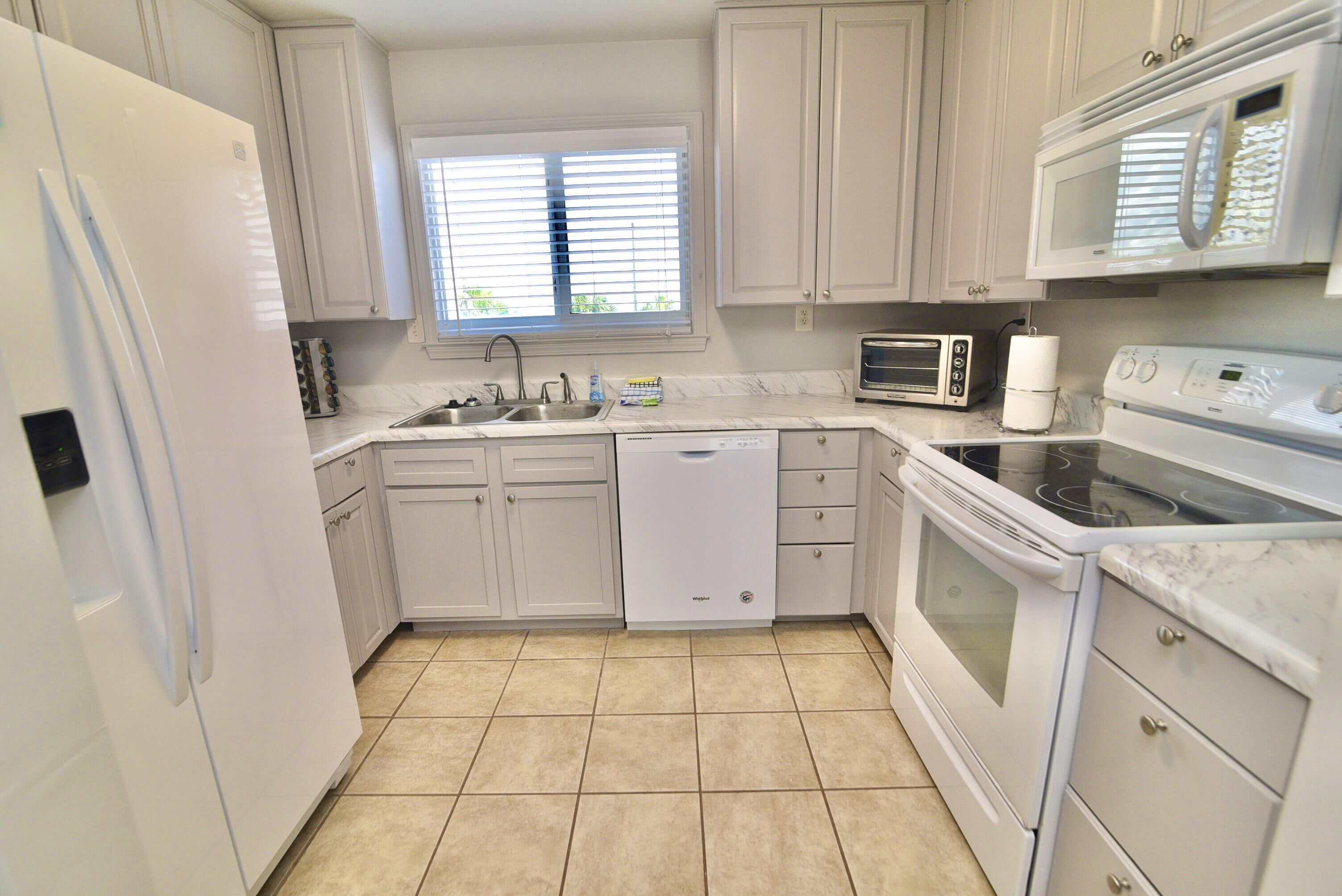 1BR/1BA | Third Floor | Large Balcony w/ Beautiful Waterfront Views