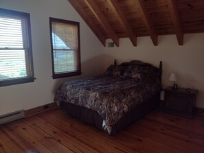 3 bedrooms, iron/ironing board, bed sheets