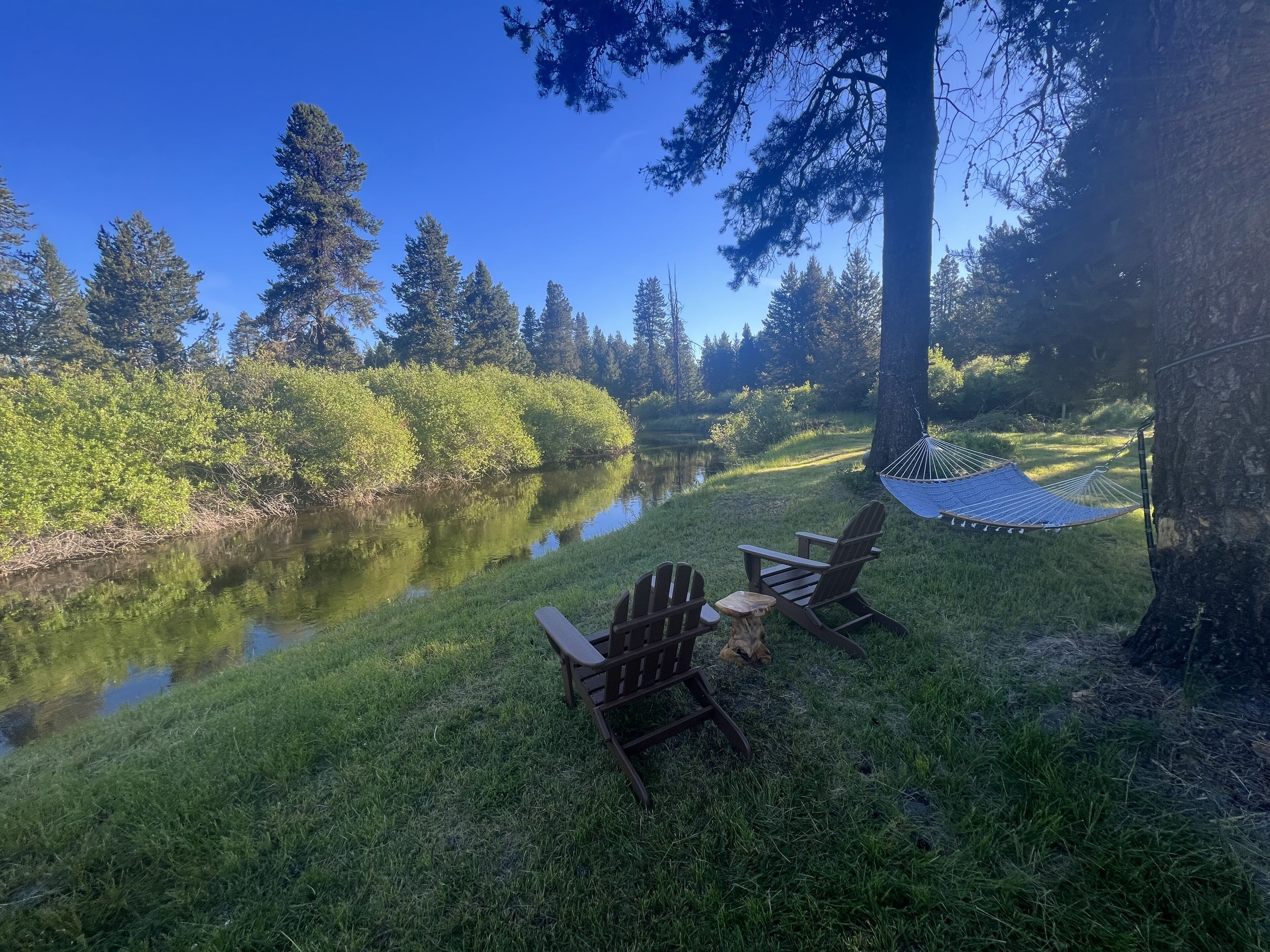 River Front House -20 min to Bend -25 min to Mt Bachelor - Sleeps 12
