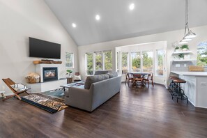 Smart-TV, peis, fotballspill og bøker