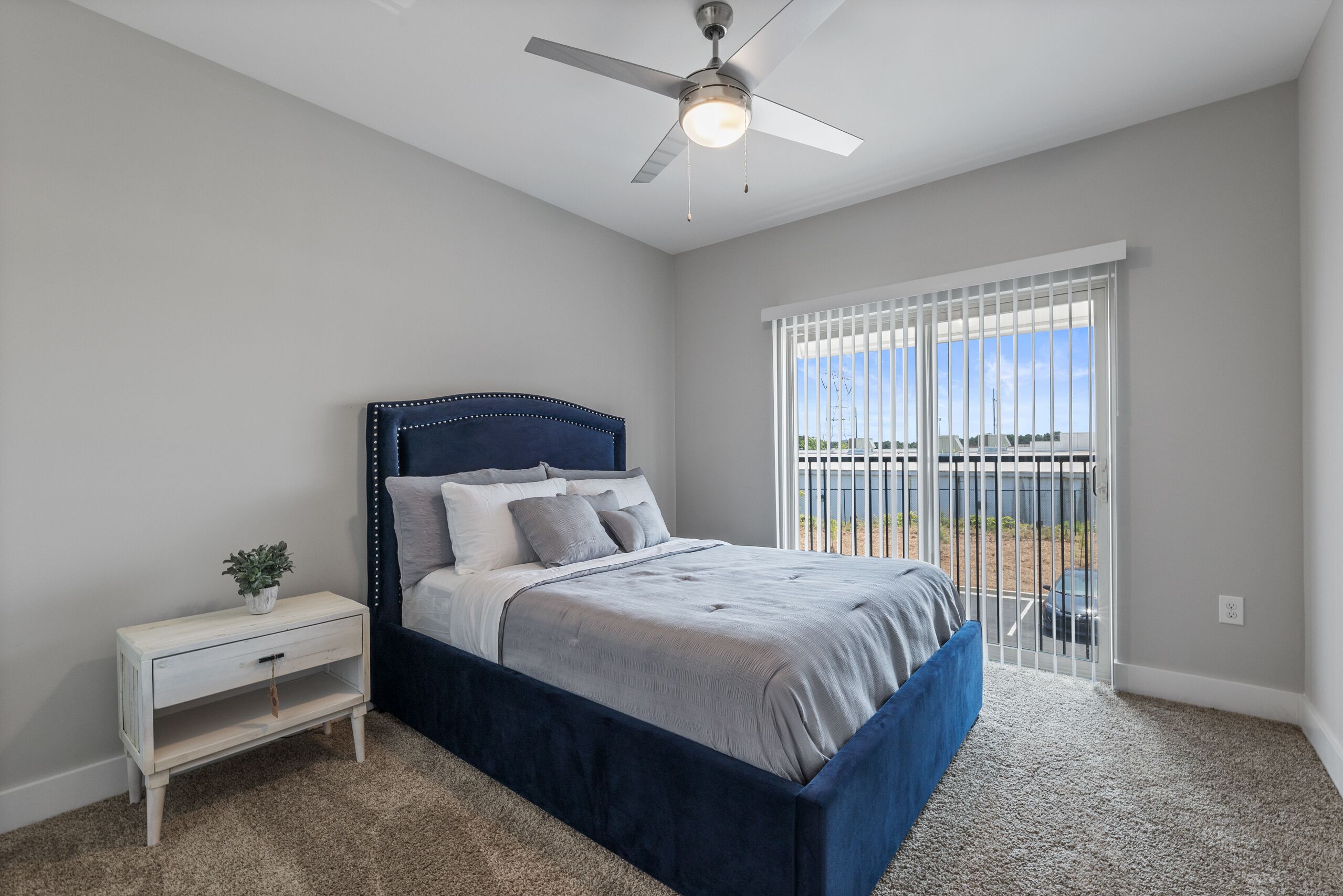 Walk to the Battery + Free Parking + Self Check-In