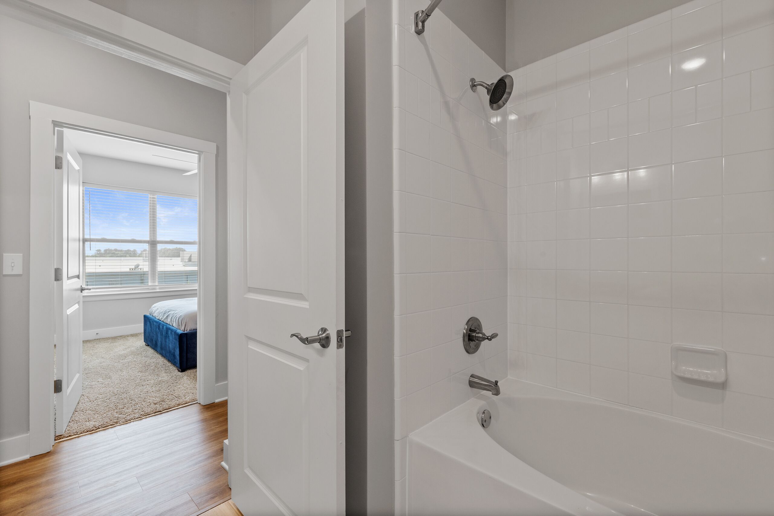 Walk to the Battery + Free Parking + Self Check-In