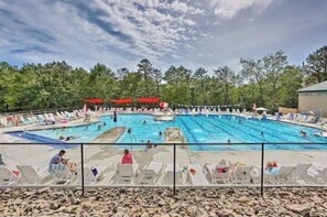 Pool - Serene Mountain Haven at Masthope (Lackawaxen)