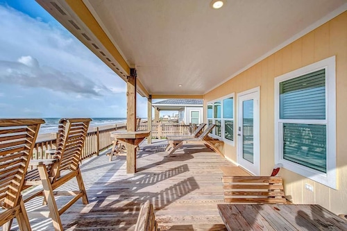 Pelican Shores: Sun, Sand, and Serenity – 3BR Beachfront Retreat!