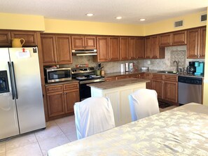 Tavolo da pranzo, isola per cucina