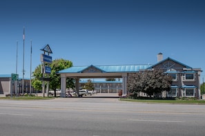 Fachada de la propiedad