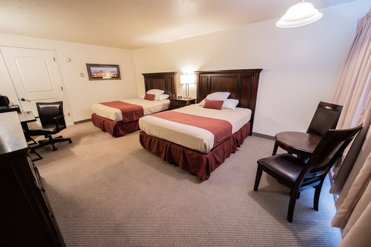 Comfort Double Room, Accessible | Desk, laptop workspace, blackout drapes, cribs/infant beds