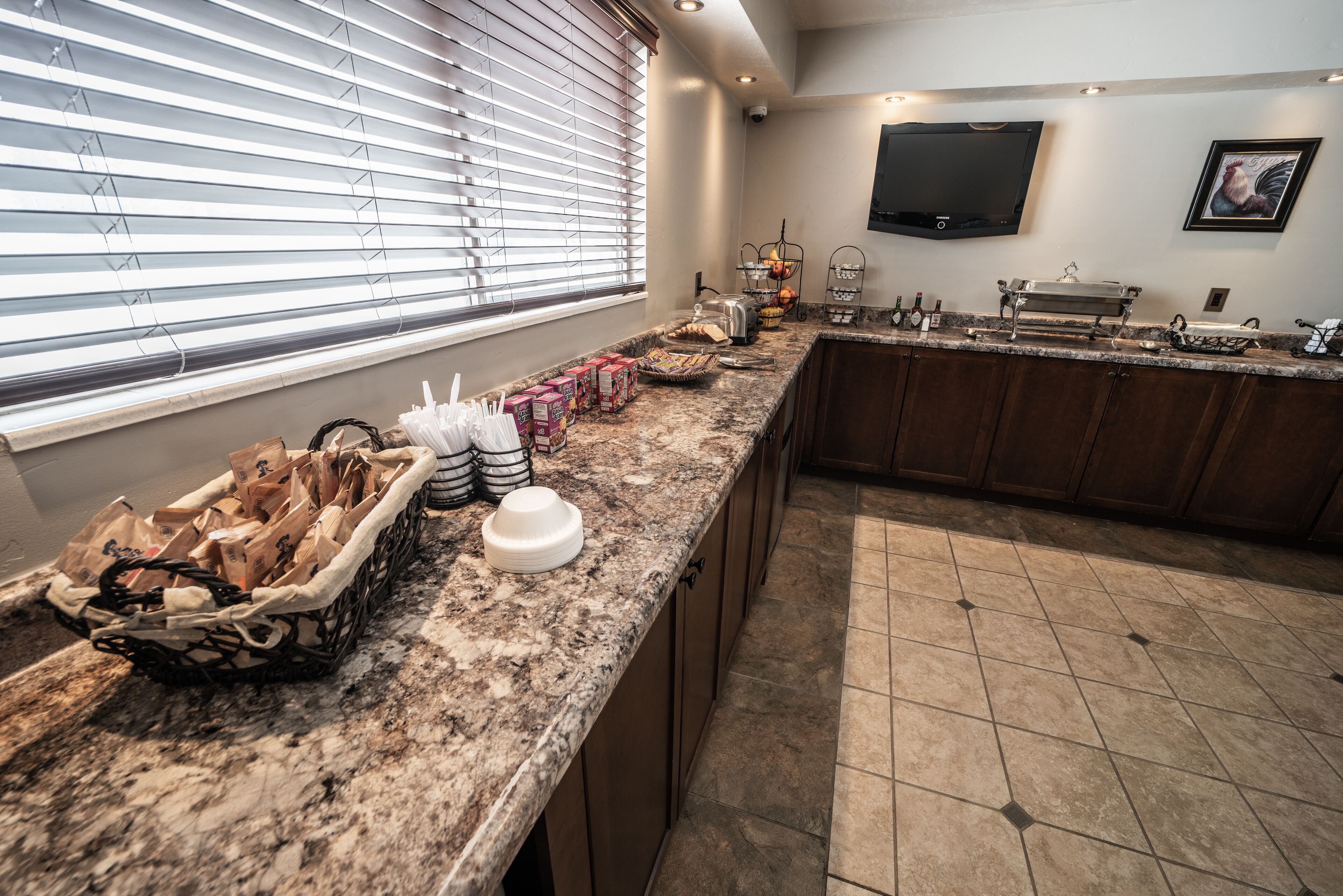 free daily continental breakfast