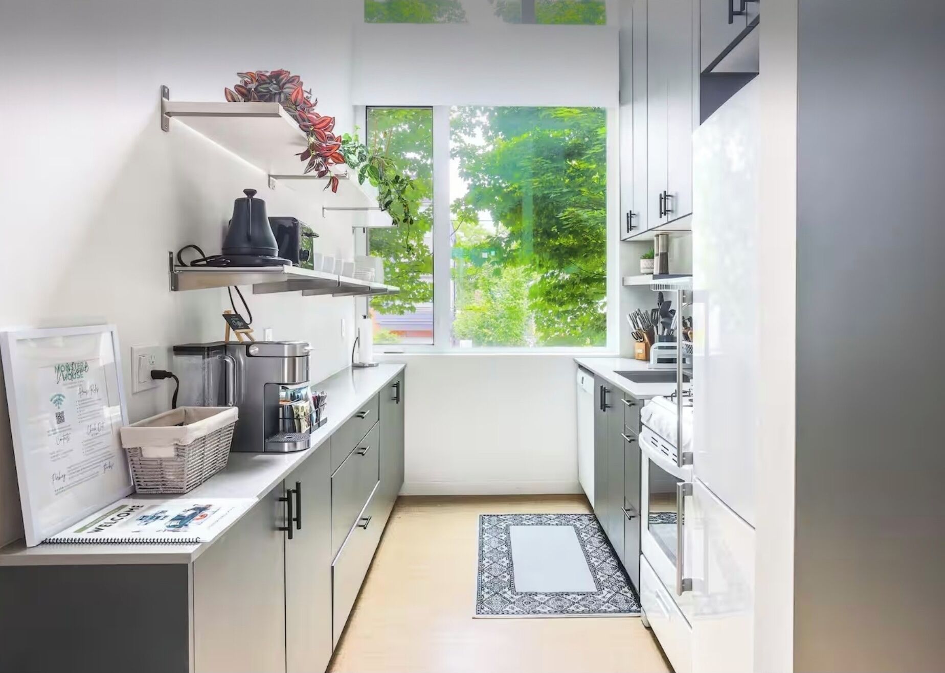 Kühlschrank, Ofen, Herdplatte, Geschirrspüler