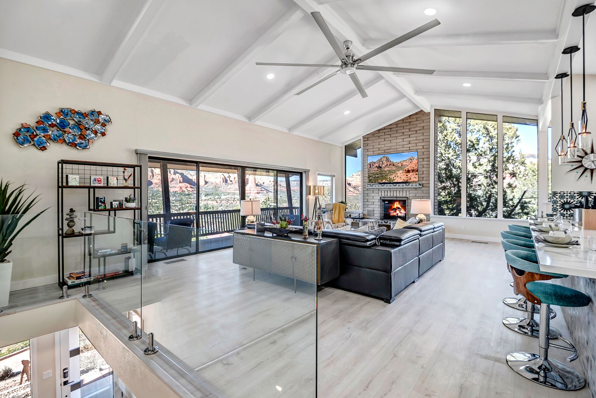 Sedona Mountain Sunset Reach Out & Touch The Red Rocks, Deck & Views, Outside Enjoyment!