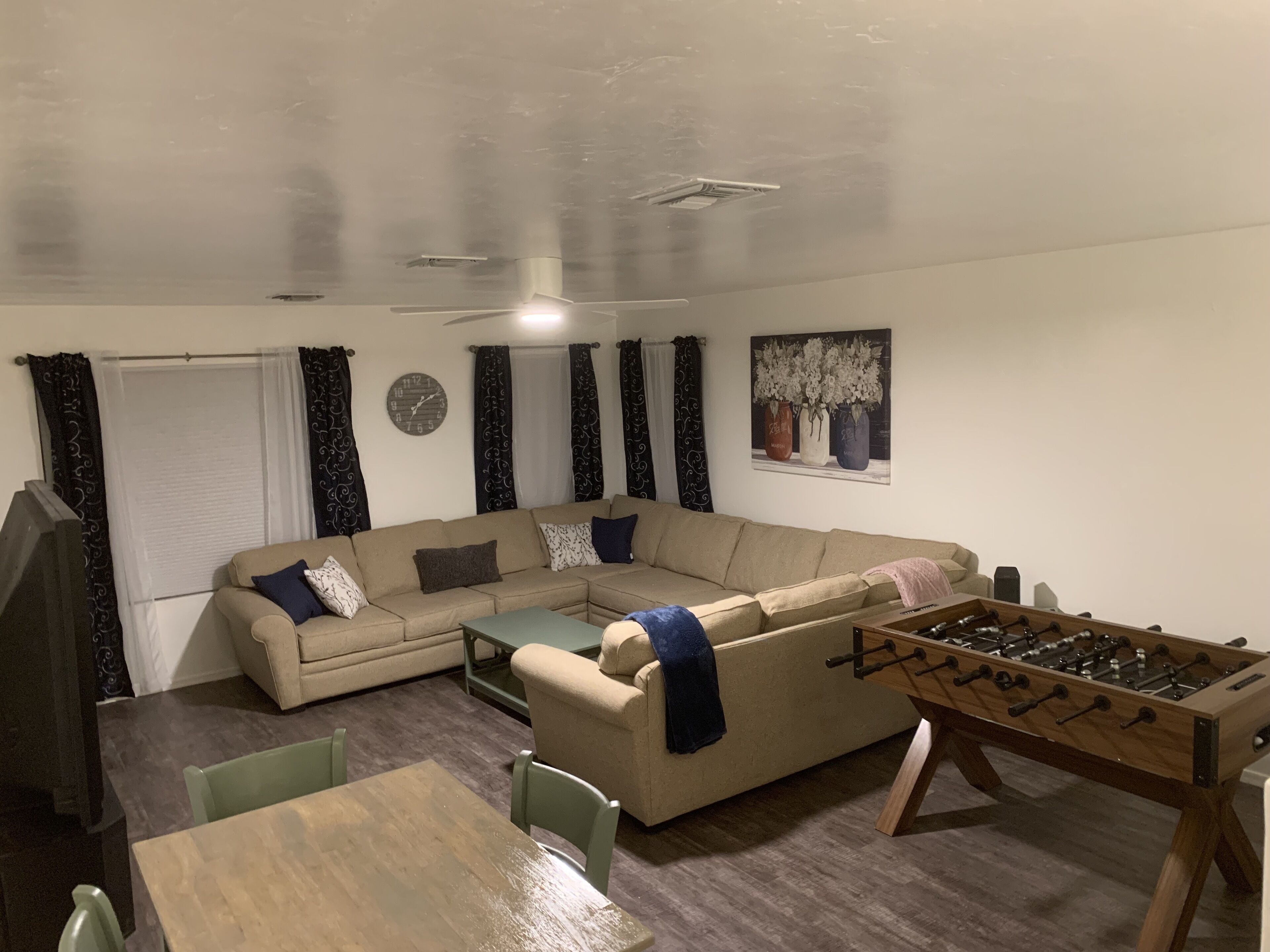 Fun 4 bedroom house w/ splash pad, near City Center and Saguaro National Forest