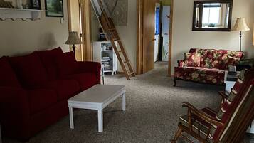 Smart TV, DVD player, books, stereo
