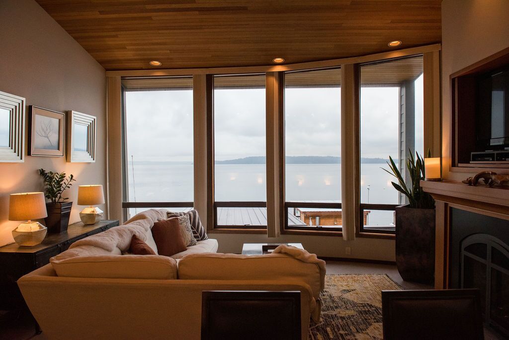 Romantic Waterfront House w/ Stunning Mountain, Ocean & Sunset Views