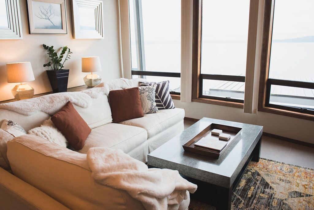 Romantic Waterfront House w/ Stunning Mountain, Ocean & Sunset Views