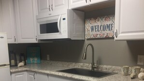 Apartment, Private Bathroom (Sammy's Place) | Private kitchen | Cookware/dishes/utensils - Sammy's Place (Abilene)