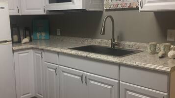 Apartment, Private Bathroom (Sammy's Place) | Private kitchen | Cookware/dishes/utensils