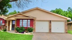 House, Private Bathroom (Sammy's Place 3) | Bahagian luar