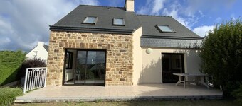 603 - Quiet house near the center of Erquy