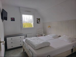 3 bedrooms, free WiFi - 602 - Beautiful house with a large garden of 700m2 (Erquy)